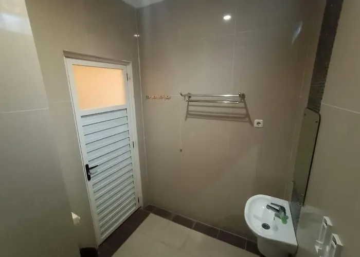 Hotel Oyo 90473 Gowin 2*