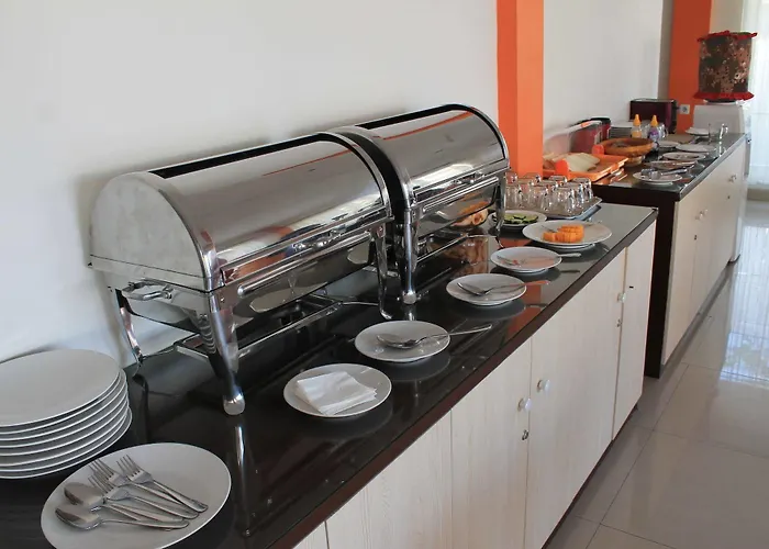 Hotel Oyo 90473 Gowin 2*